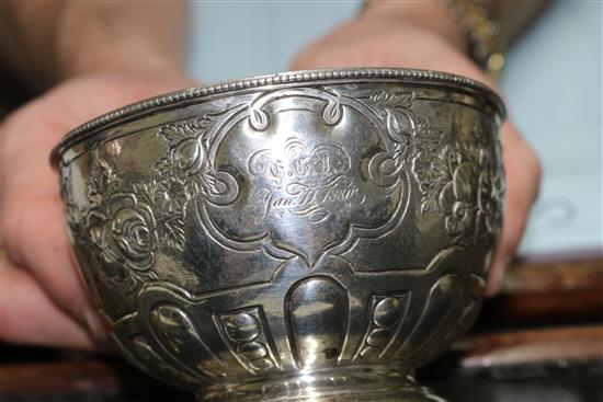 A 19th century Indian Colonial embossed silver sugar bowl by Cooke & Kelvey, Calcutta, 6.5 oz.